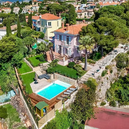 Stunning Seaview Villa. Sur